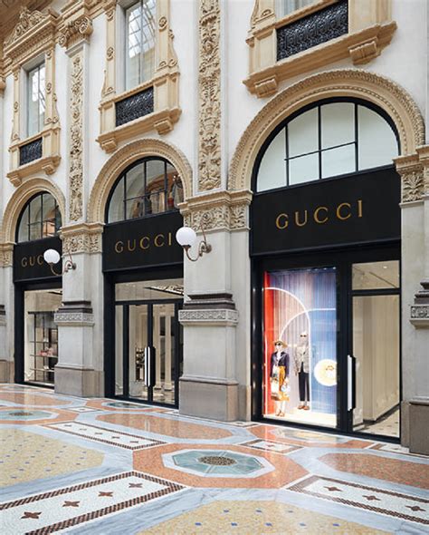 serrande negozio gucci|negozi gucci oggi.